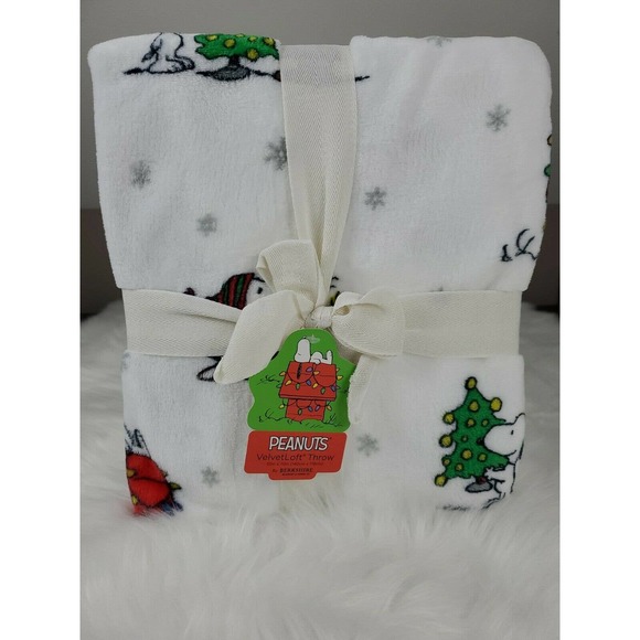 Berkshire Bedding Peanuts Snoopy Berkshire Velvet Soft Blanket